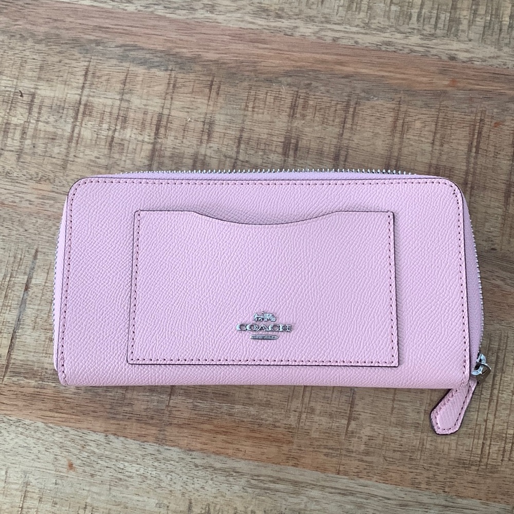 Coach Accordion Crossgrain Leather Zip Wallet